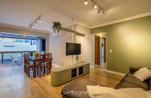 Castelo Branco Apartment | 3BR Apt w/Balcony 240m From Sea Meia Praia Eio203