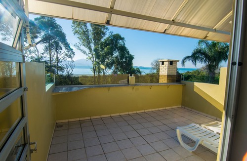 Daniela 2 House | 4-bedroom house with panoramic ocean views, TVs, Wi-Fi, home office, air conditioning, and alarm system.