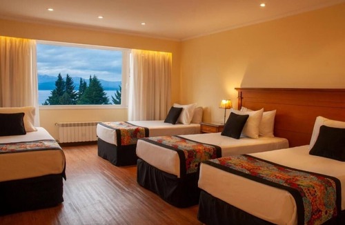 San Carlos de Bariloche Hotel | 4 Quadruple Rooms with Lake View | Free Breakfast | Garden & Game Room Access
