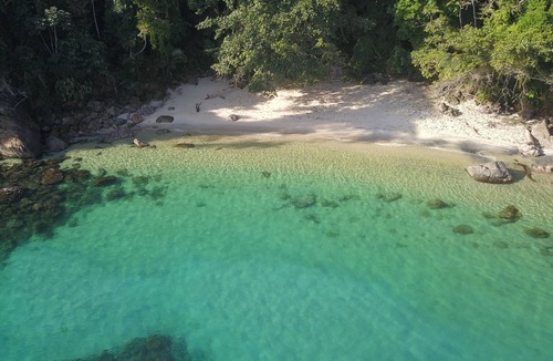 Paraty House | 40-foot sailboat with 2 suites, accommodation and excursions.