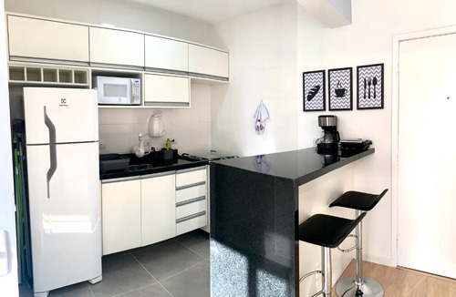 Bigorrilho Apartment | 505 - Apartamento Lindo, amplo e decorado, mobiliario moderno, cozinha completa com utensílios , Excelente vista da cidade e localização privelegiada no bairro Bigorrilho proxímo de shopping e parques