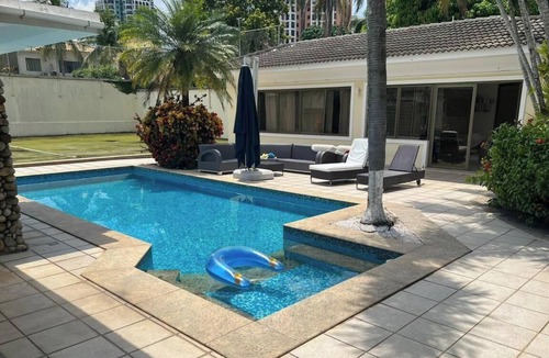 Barra da Tijuca House | 590 m² mansion in the most prestigious area of ​Barra da Tijuca - 12-minute walk to the beach.