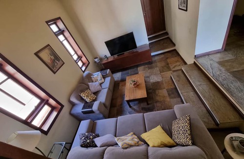 Centro Cottage | A cozy, tree-lined house in the Circuito das Águas Paulista (Paulista Water Circuit).