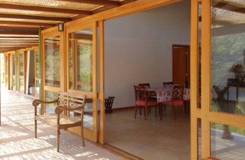 Petropolis House | A mountain retreat with a wonderful view.