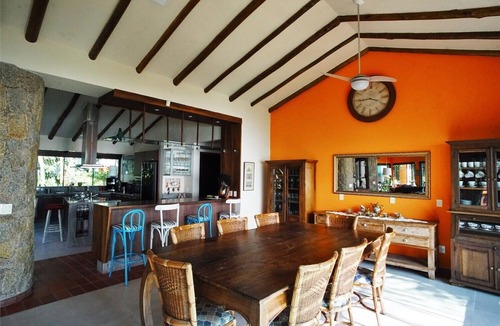 Caiacanga House | A retreat with panoramic views of the south of Florianópolis Island.