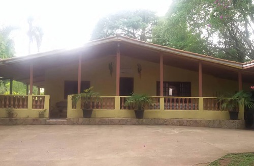 Ibiuna House | A warm and spacious place, just like Grandma's house.