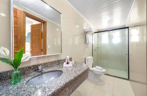 Eunapolis Hotel | Accommodation for Couple w/Pet! | Churrascaria Estrela do Sul - 0.9 Mi Away