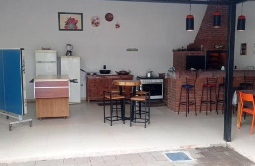 Neva House | Acomodação e lazer no centro de Cascavel