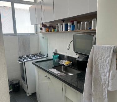 Jardim Tejereba Apartment | Aconchego a 200m da Praia da Enseada - Ótima localização