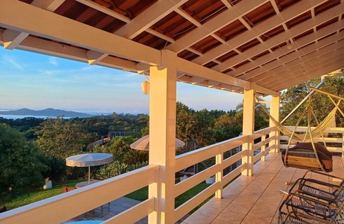 Morro Reuter House | Aconchego e vista deslumbrante com piscina