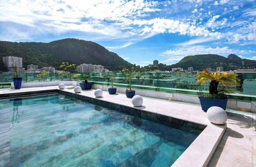 Copacabana Apartment | ADV001 Luxurious penthouse for 10 on Copa's beach