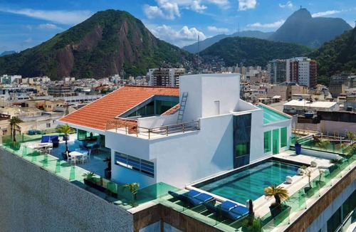 Copacabana Apartment | ADV001 Luxurious penthouse for 10 on Copa's beach