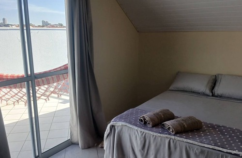 Novo Mundo House | AgroLove Triplex near Shopping Palladium, barbecue area and parking.
