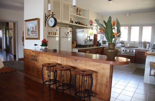 Sao Bento do Sapucai House | Alto da Serra, with Professional Kitchen and View Check-in 09:00 - Check-out 22:00