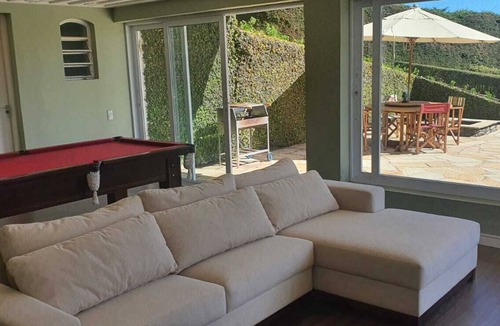 Vila Inglesa House | Amazing view just a 10-minute walk from Capivari!