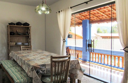 Itaoca House | Ampla Chácara c piscina e churrasq em Guararema/SP