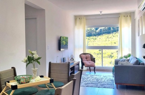 Serra Negra Apartment | Apê Centro - Serra Negra-wifi/petfriendly/roupa de cama/Ar condicionado/garagem