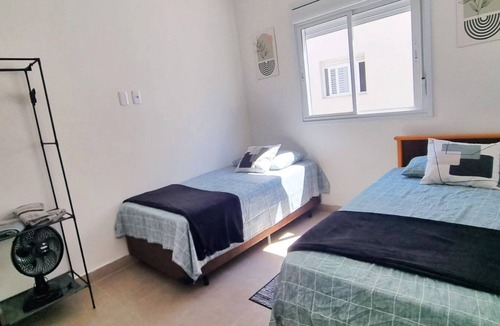 Serra Negra Apartment | Apê Centro - Serra Negra-wifi/petfriendly/roupa de cama/Ar condicionado/garagem