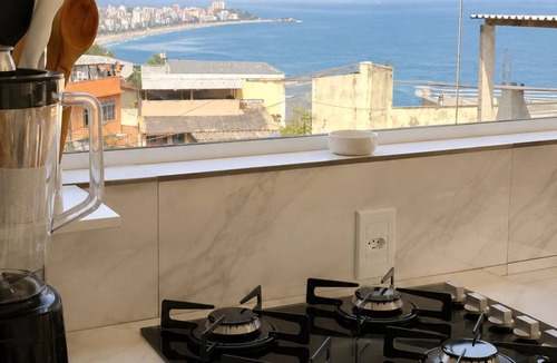 Vidigal Apartment | Ap Favela Chic, very cozy. With a hot tub and barbecue, 700 meters from the beach.