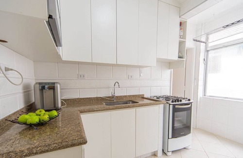 Vila Julia Apartment | Apartamento a 200m da Praia da Enseada no Guarujá