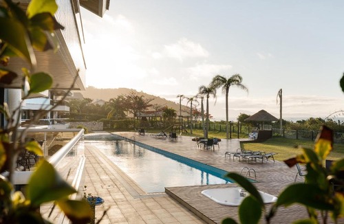 Lagoinha Apartment | Apartamento com 4 suítes pé na areia