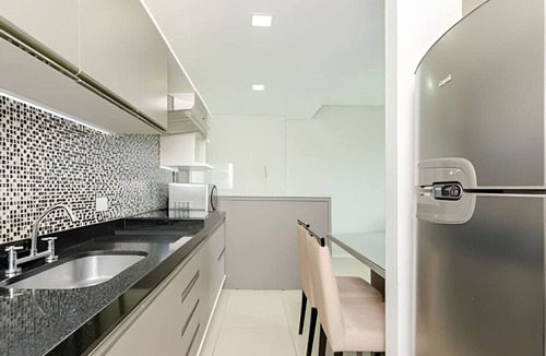 Matriz Apartment | Apartamento com Vista do 22º Andar, Piscina Aquecida e Garagem | Batel, Curitiba