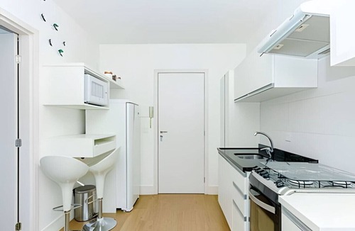 Reboucas Apartment | Apartamento completo na Av. Iguaçu — garagem, rooftop e localização estratégica