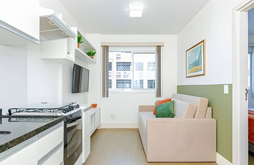 Reboucas Apartment | Apartamento completo na Av. Iguaçu — garagem, rooftop e localização estratégica