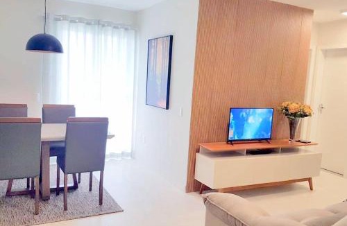 Imigrantes Apartment | Apartamento CONFORTO CLIMATIZADO prox do SHOPPING NAÇÕES prox ABBA Church - cozinha completa - Ar condicionado - WiFi - Smart Tv 32' - Youtube e Apps - estacionamento privado - Portaria 24h - Acomoda até 8 pessoas - Anfitriã SuperHost no BNB 5 Estrelas