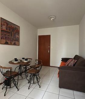 Sao Mateus Apartment | Apartamento Espaçoso para Grupos l 10 Pessoas l Wi-Fi l Estacionamento l JF 200 metros do idependência shopping