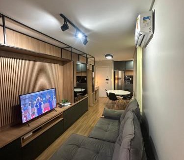 Centro Apartment | Apartamento moderno no centro Garagem Wi-Fi rápido Ar-condicionado Alto padrão