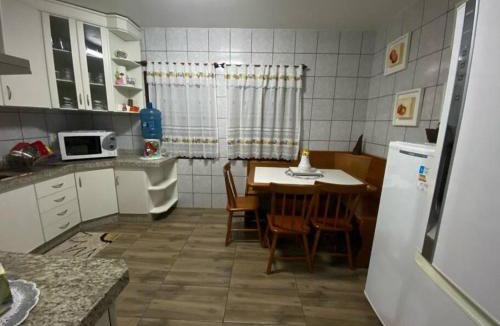 Treze Tilias Apartment | Apartamento no Centro próximo a Mercado, Farmácia e Padaria