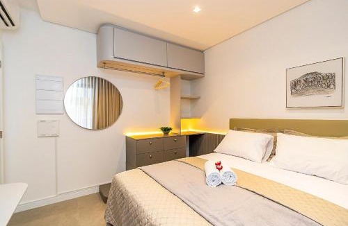 Bigorrilho Apartment | Apartamento refinado em prédio com piscina-TEM0403
