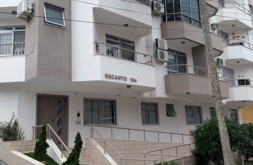 Cachoeira do Bom Jesus Apartment | Apartment on Florianópolis beach with sea and mountain views, just steps from the sand.