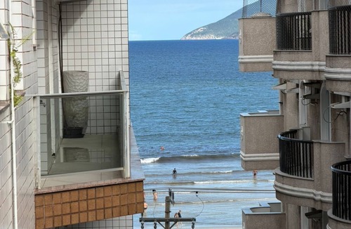 Centro Apartment | Apartment 408, beachfront penthouse in Praia do Forte - Cabo Frio
