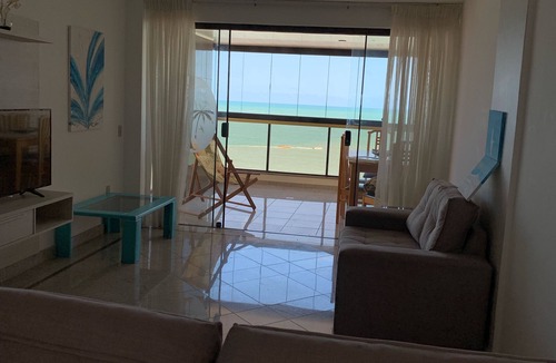 Praia do Morro Apartment | Apartment in front of Morro Guarapari Beach - 4 bedrooms - sleeps 10
