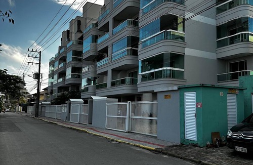 Bombas Apartment | Apartment in Praia de Bombas - Bombinhas SC - 1 suite; 1 bedroom with 2 bunk beds