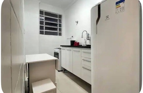 Jardim Paulista Apartment | Apartment two blocks from Paulista Avenue for 4 people.