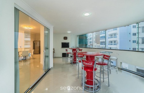 Castelo Branco Apartment | Apt w/BBQ 350m from the Beach APV0202