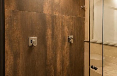 Castelo Apartment | Apto 2 Quartos - Suíte com Chuveiro Duplo