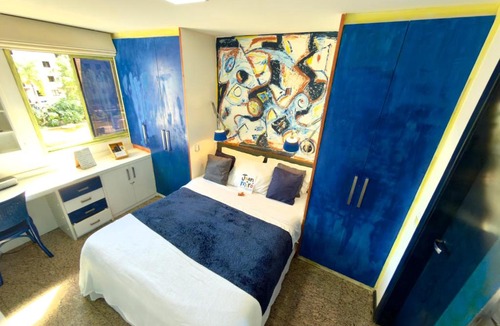 Smin House | Apto JOAN MIRÓ Se sinta dentro de uma obra de arte 5 min da Esplanada dos Ministérios Condomínio LIFE RESORT Cortesia a caixa de mimos no dia do seu checkin