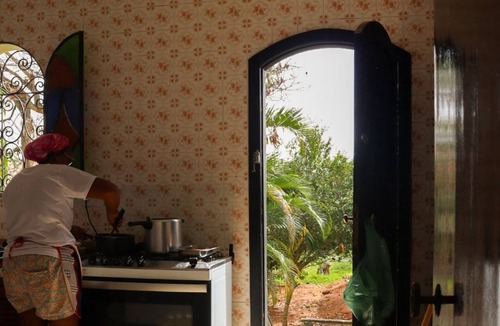 Areal House | Araruama Coconut Tree Corner
