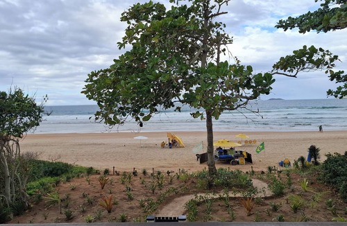 Manguinhos House | Beachfront house with feet in the sand in Buzios