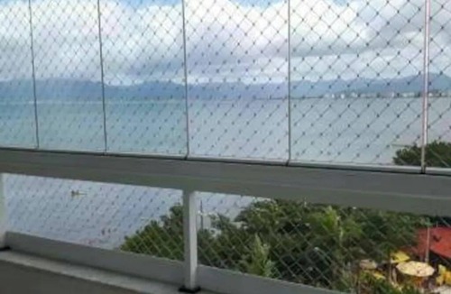 Prainha House | Beachfront apartment with heated pool - Prainha, Caraguatatuba