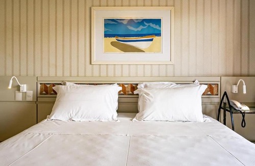 Jurere Apartment | Beachfront Comfort inside resort JBV155