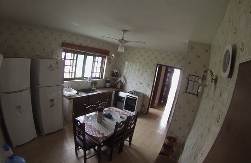 Caraguatatuba House | Beachfront property - Beautiful house on the beach - Spacious and comfortable - Pool and barbecue area