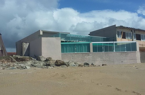 Barra Velha House | Beachfront vacation home - low season, 20 km from Beto Carrero World.