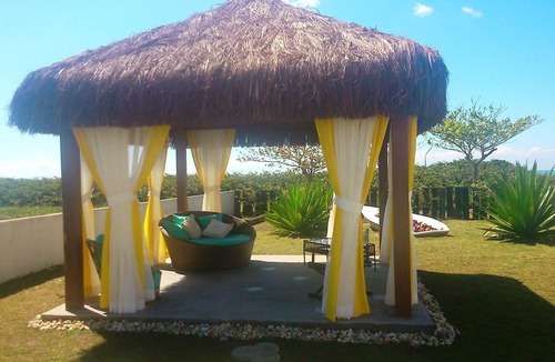 Guaratuba House | Beachfront! Wonderful house with pool and large garden.