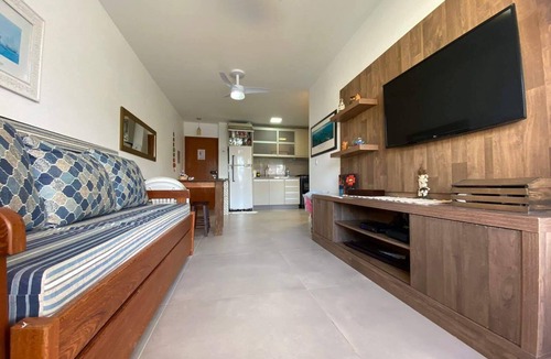Ingleses Norte Apartment | Beautiful apartment in a condominium across from the beach.