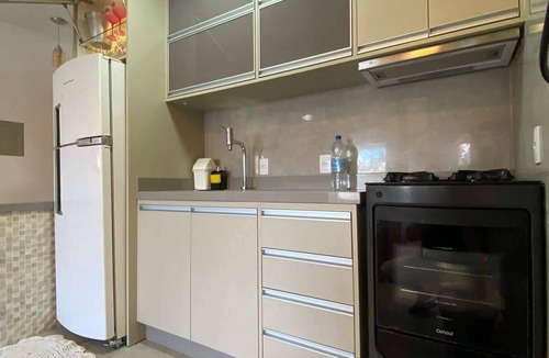 Ingleses Norte Apartment | Beautiful apartment in a condominium across from the beach.
